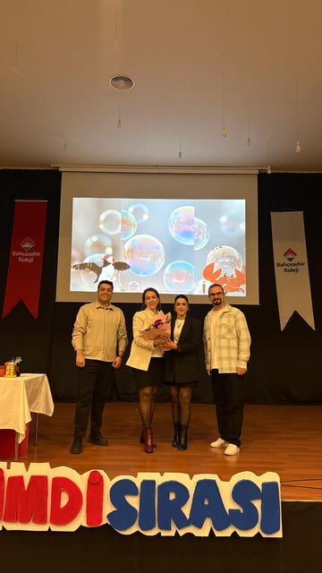 Okul söyleşisi sonrası teşekkür töreni